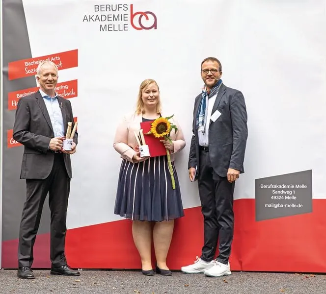 Erste Bachelor-Absolventin verabschiedet