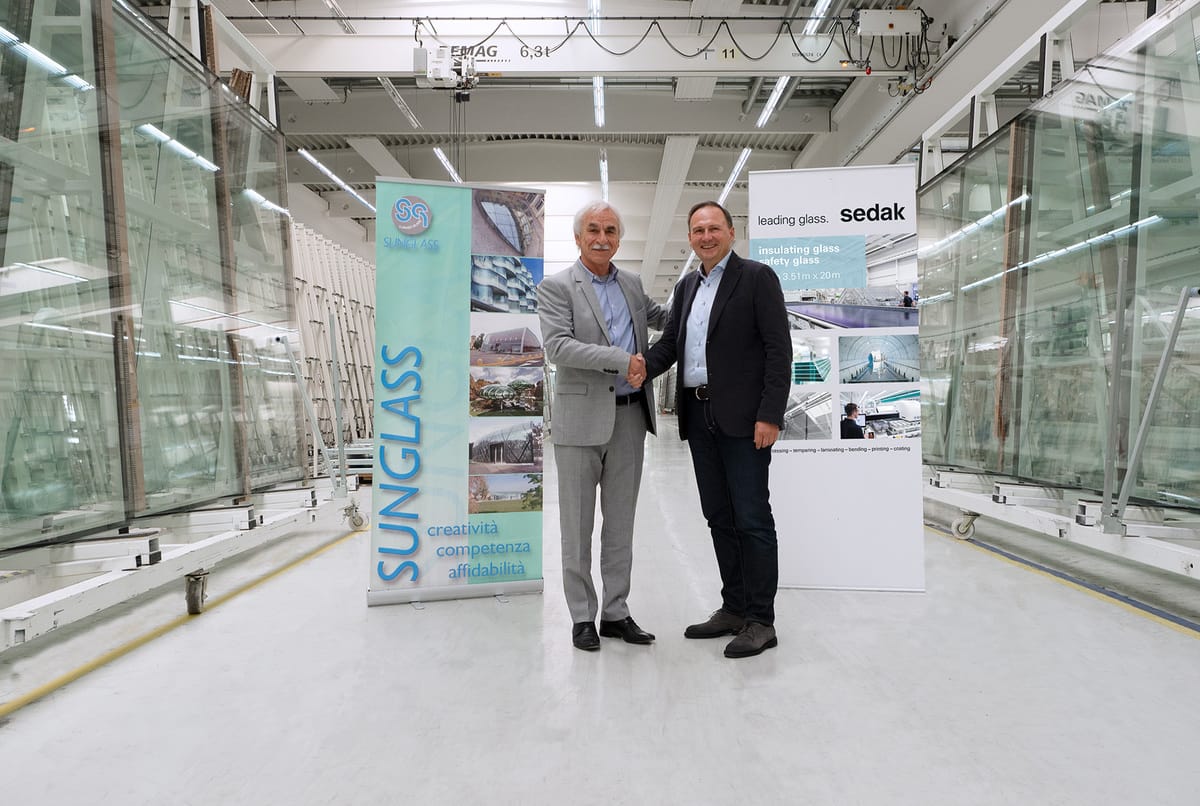 Sedak steigt bei Sunglass ein
