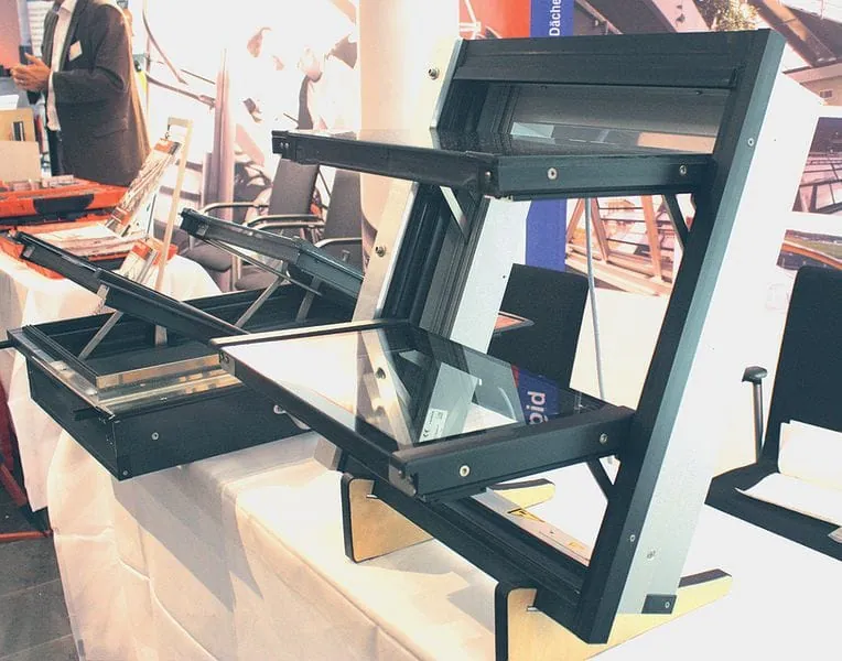 Hier nehmen Fassadenprofis Fachwissen ohne Ende mit