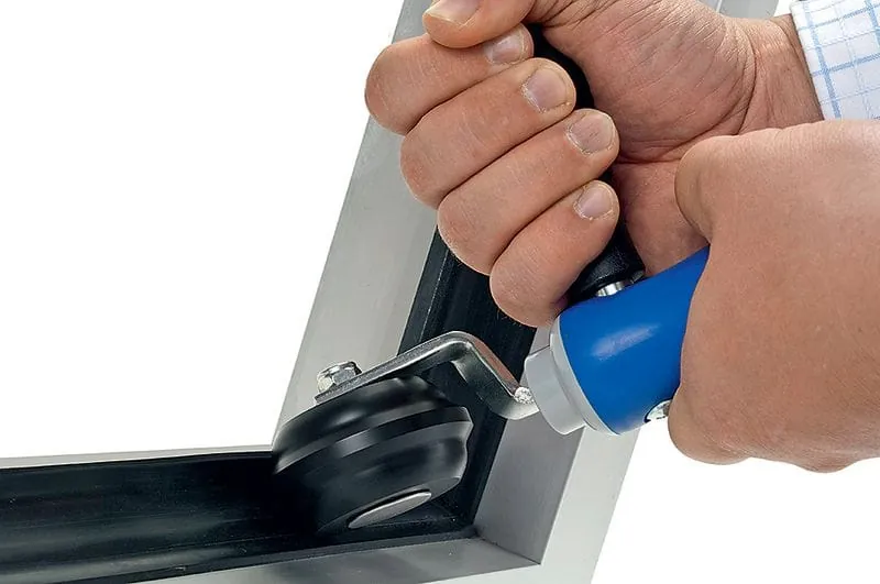 4 Zusatzschutz für foliertes Glas