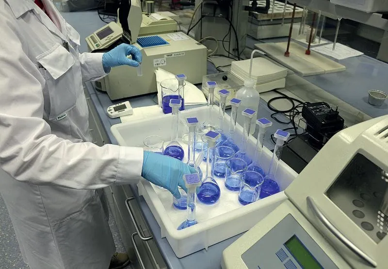 Labor mit mehr als 200 Analyse-Dienstleistungen