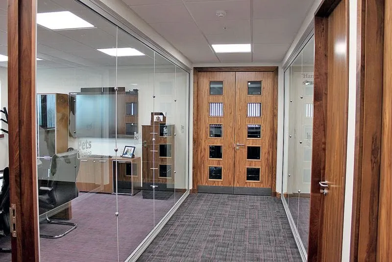 2 rahmenlose E30-Verglasung