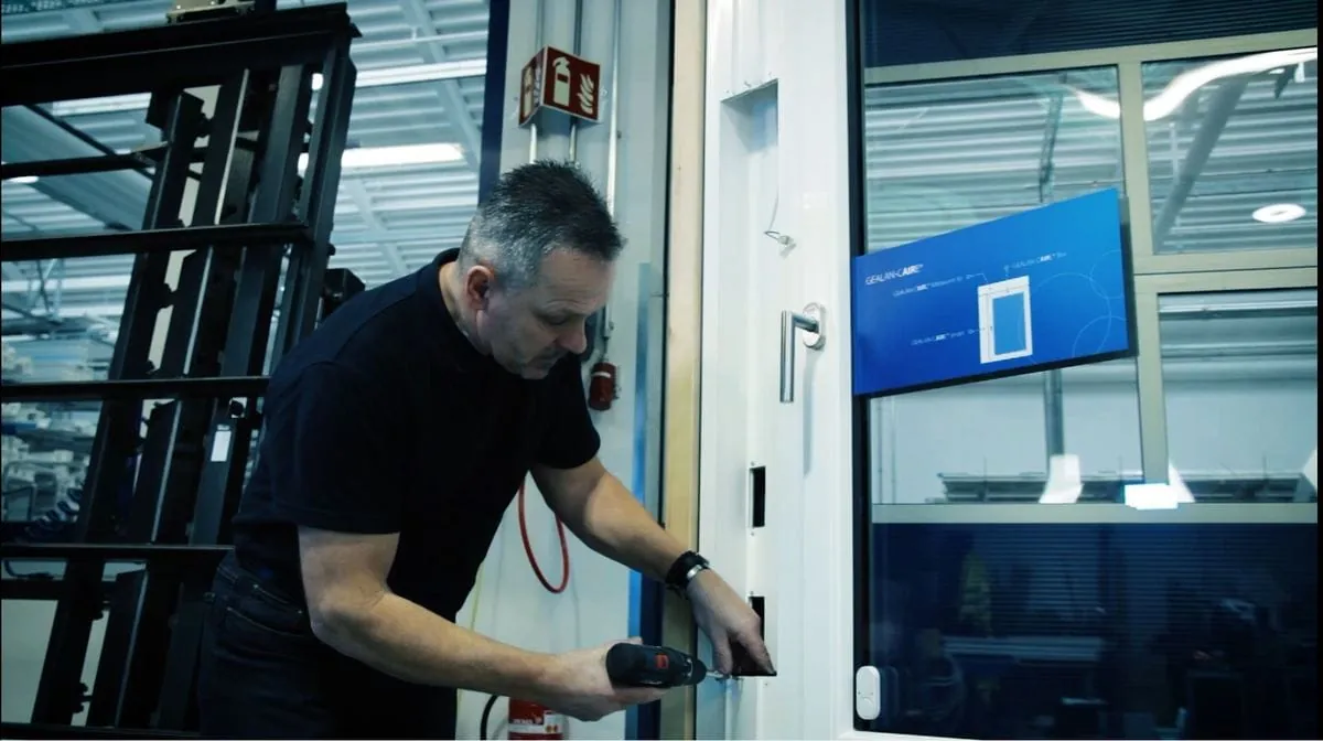 Aktive, smarte Fensterlüftung mit Set-System clever einbauen