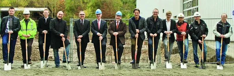 Spatenstich für neues Empfangsgebäude