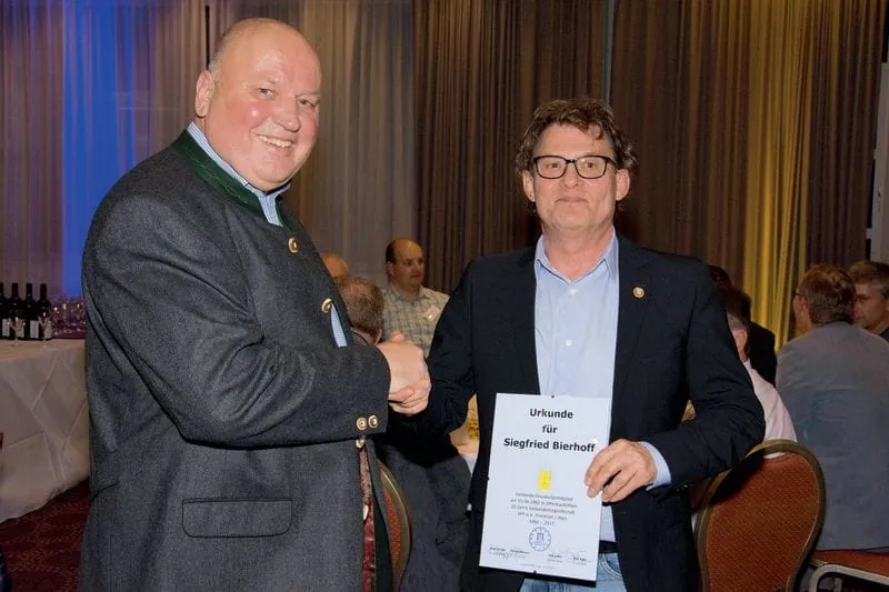 Mitglieder für 25 Jahre Treue geehert