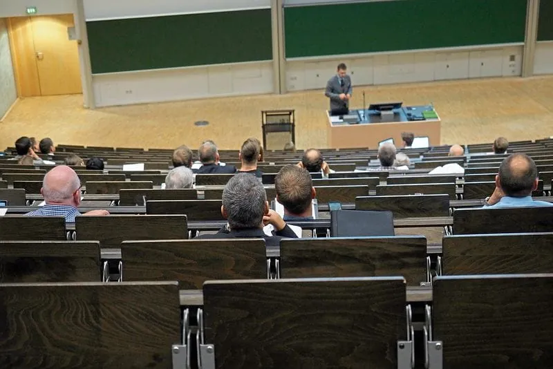 Seminare zu Klebtechnik und Glasbemessung