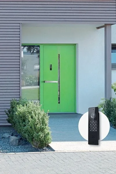 Ob jemand an der Tür ist, verrät das Handy