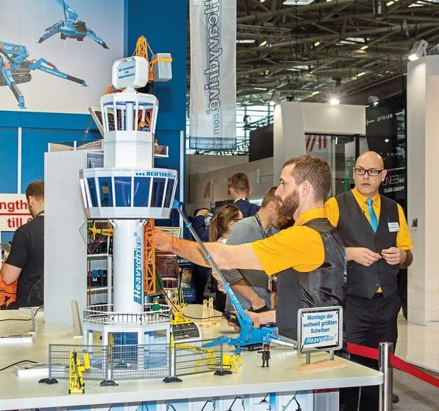 Montagelösungen am Modell demonstriert