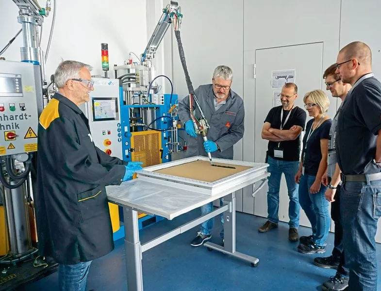 Wie Sie mit Sika die Umstellung auf Klebetechnologie meistern