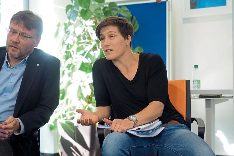 UB zu 4046859, ein weiteres Foto zu Diskussionsrunde