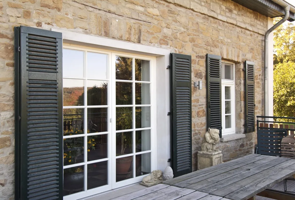 Welche Fenster passen zum Landhausstil?