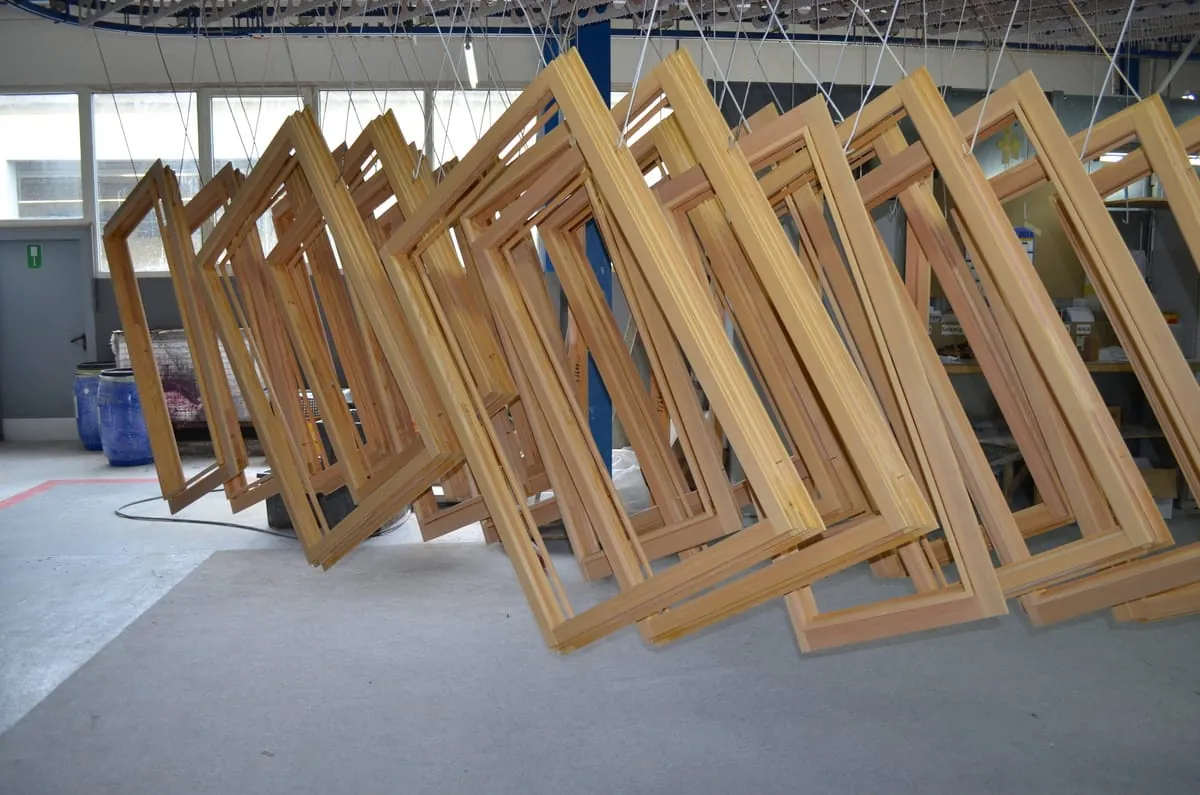 So schützen Sie Holzfenster dauerhaft