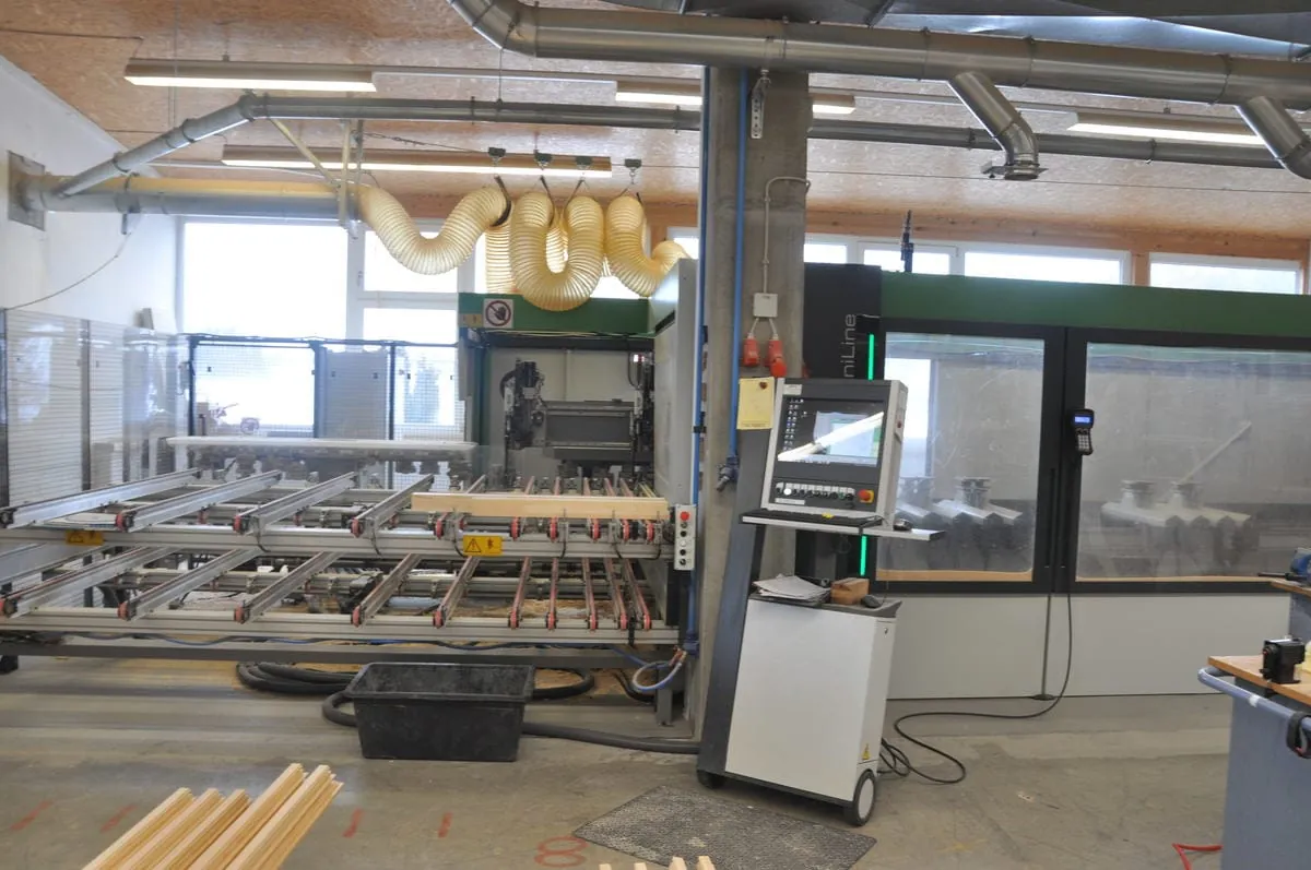 Mit dieser Maschine arbeitet Kriegl Fensterbau