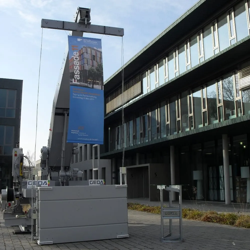 Fassade 15 – Beschlag, Motor und Steuerung