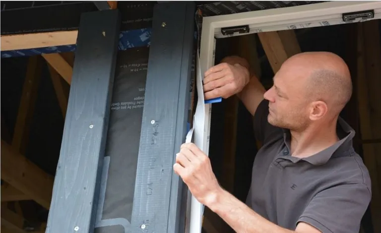 Praktisches Fachwissen zu Flachdach, Fensteranschluss und Dachsanierung