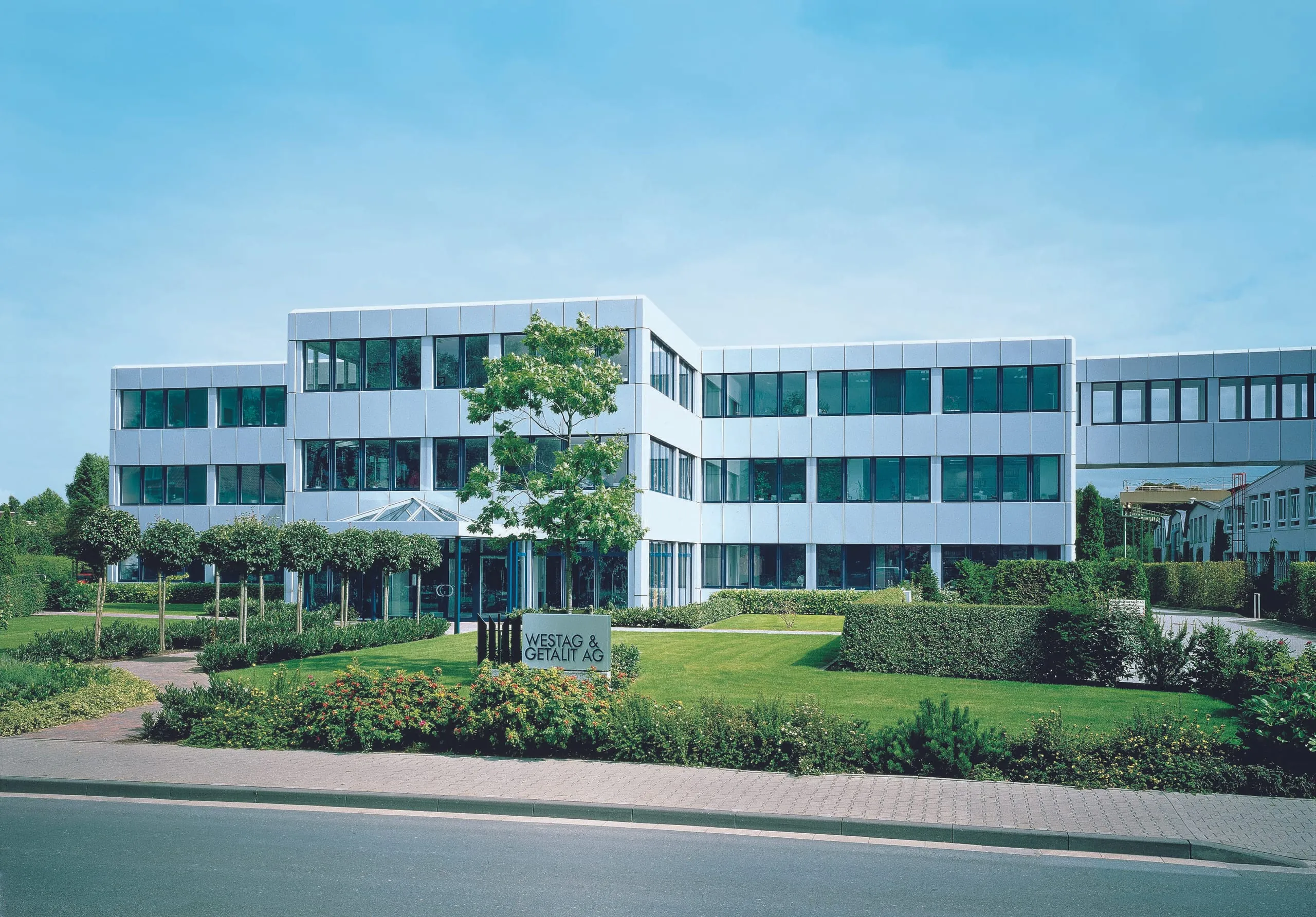 Leichter Rückgang der Umsatzerlöse in 2018