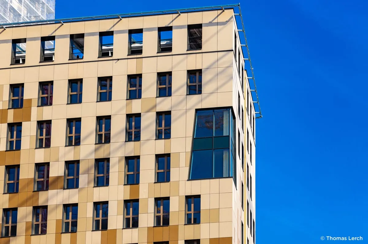 Warme Kante-Abstandhaltersystem im Holzhochhaus