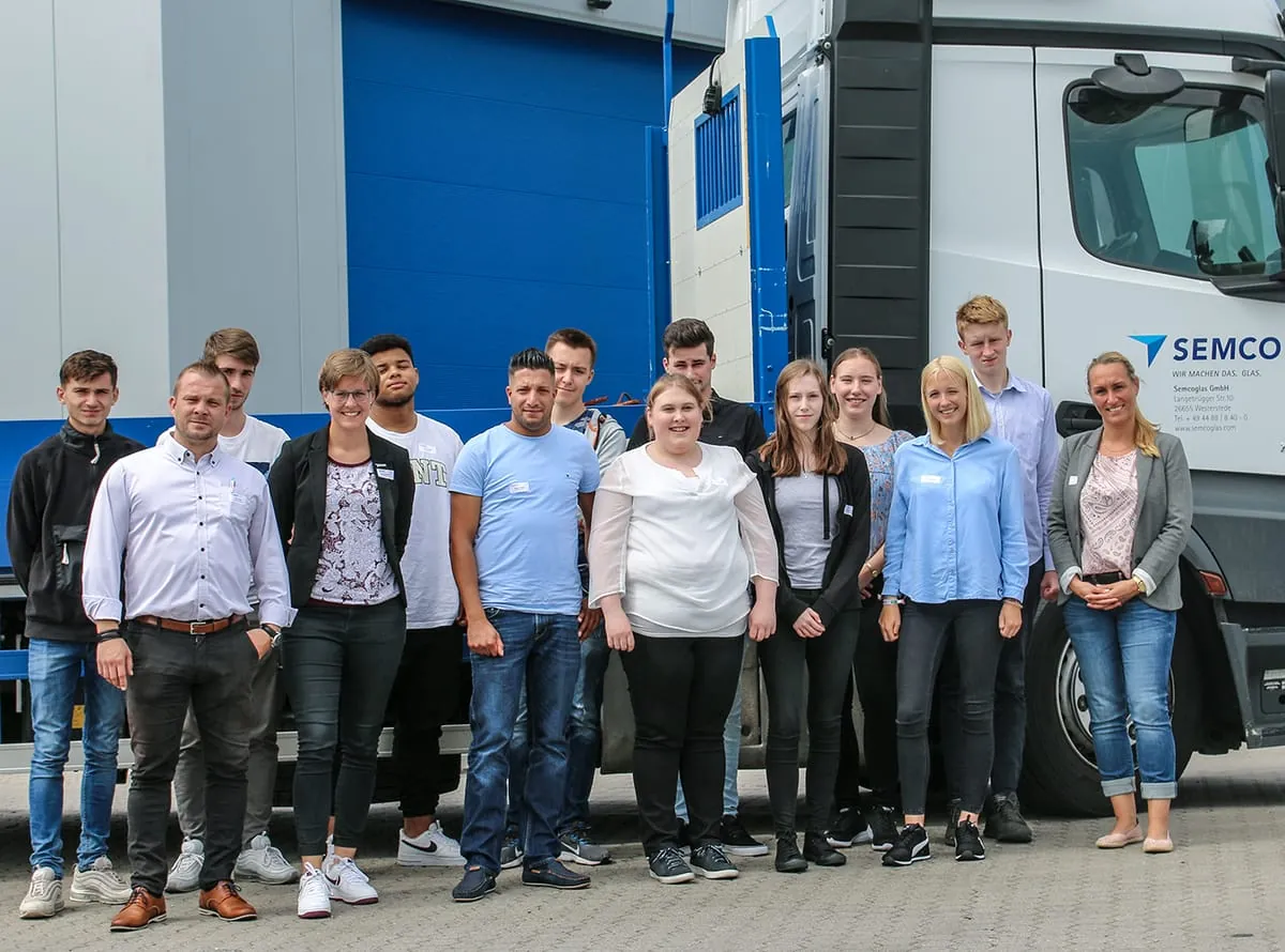 Elf neue Azubis bei Semcoglas in Westerstede