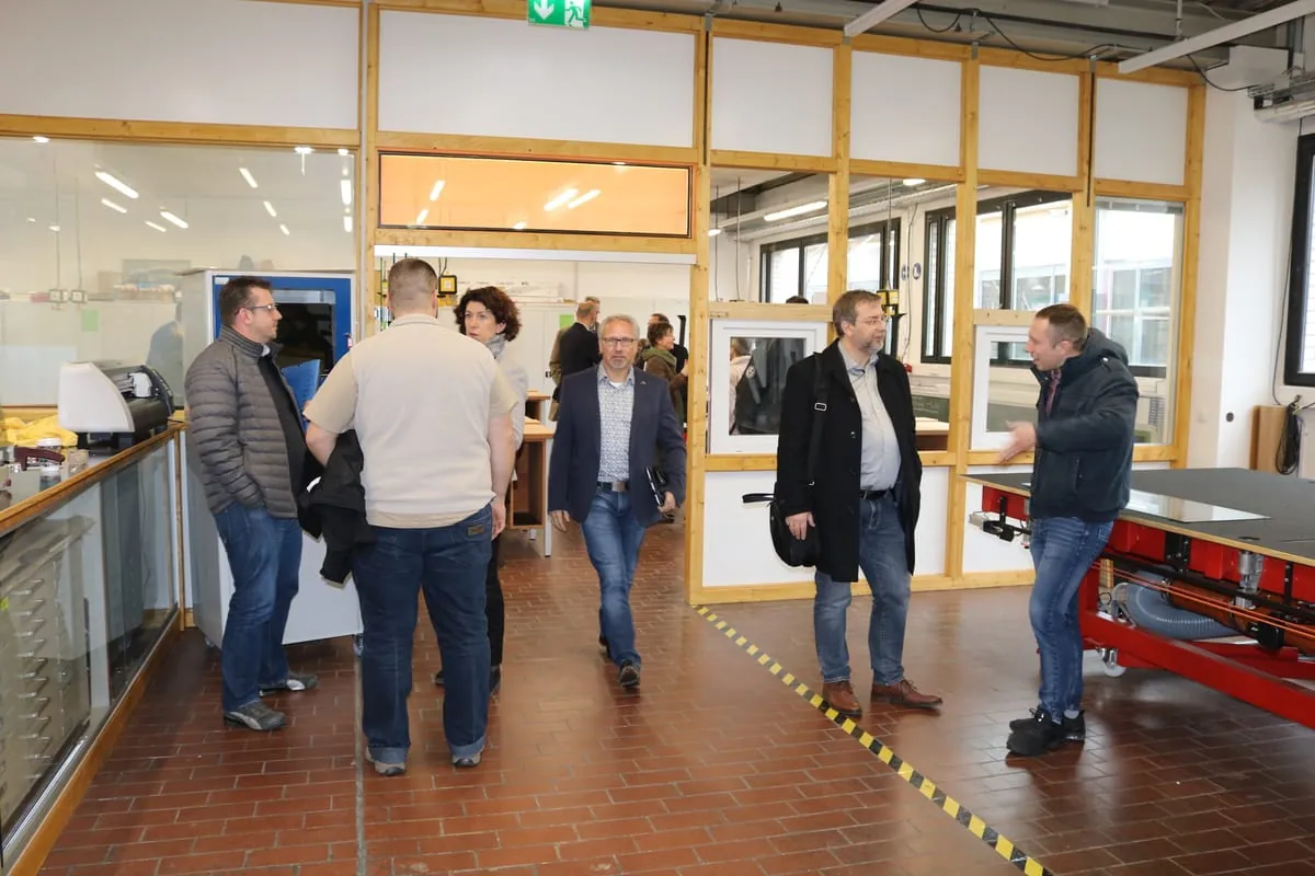 Niedersachsen investiert in Glaserausbildung