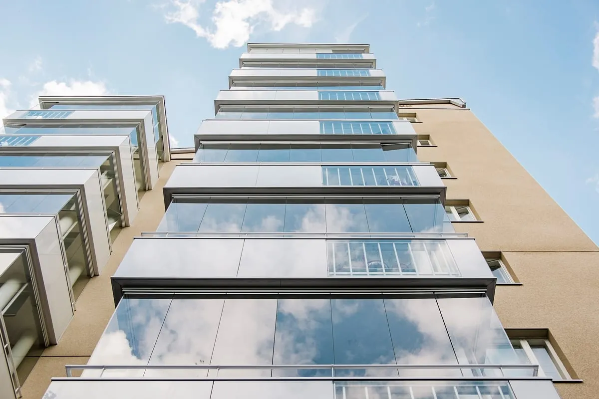 Hochwertige Balkonverglasungen sparen Energie