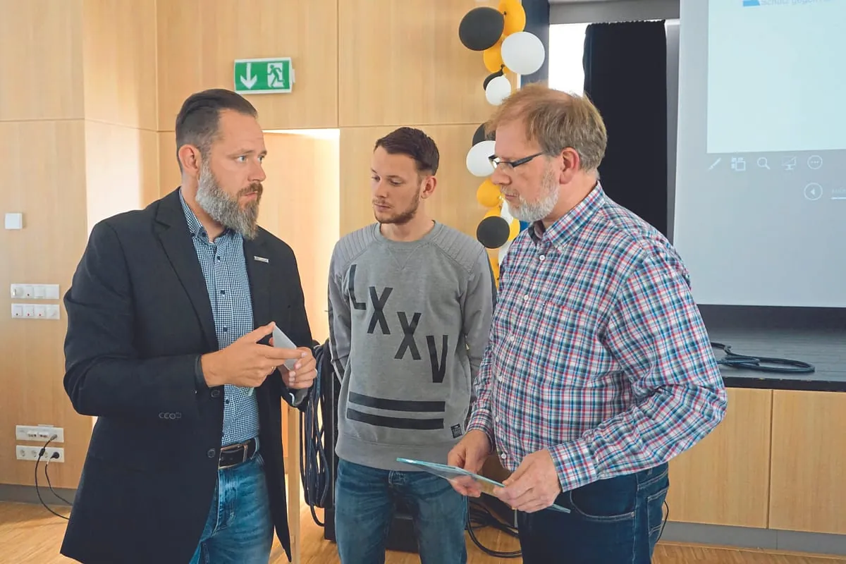 Metallbauschüler lernen direkt vom Fachmann