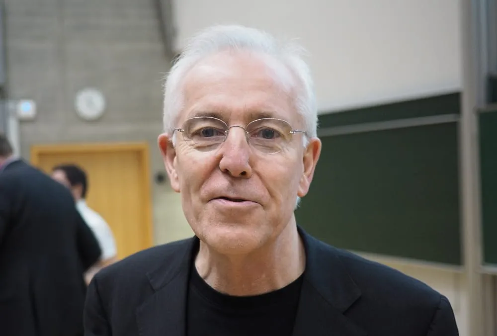 Prof. Weller bringt Ihr Wissen auf Vordermann