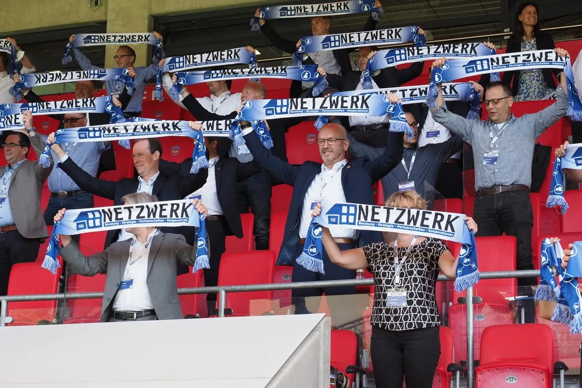 Stadionatmosphäre und emotionale Vorträge