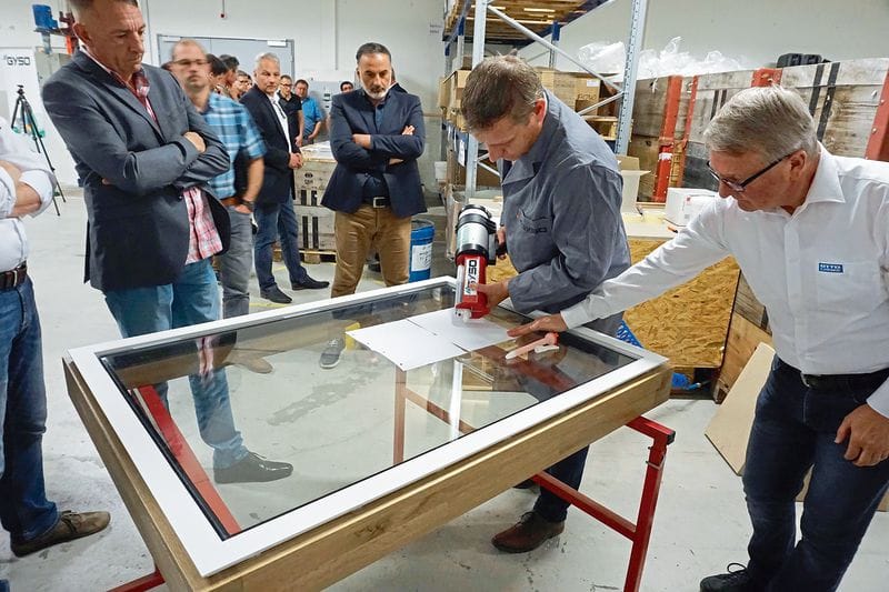 Kleben auf lackiertem Holz – ohne Einzelprüfung