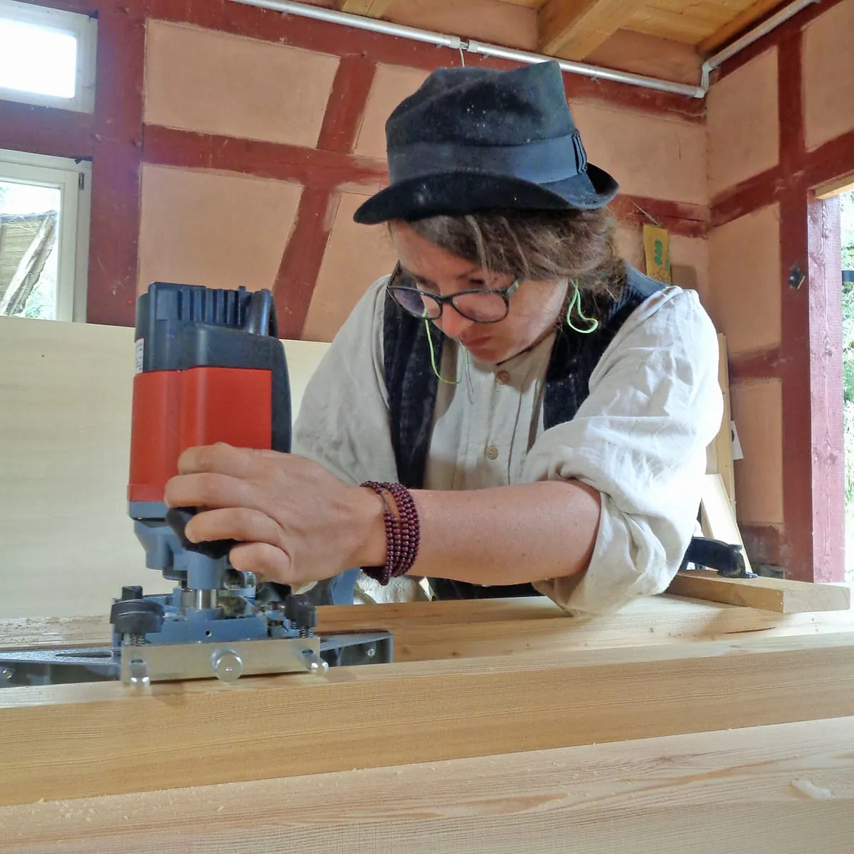 Verzierungen der Eckstiele