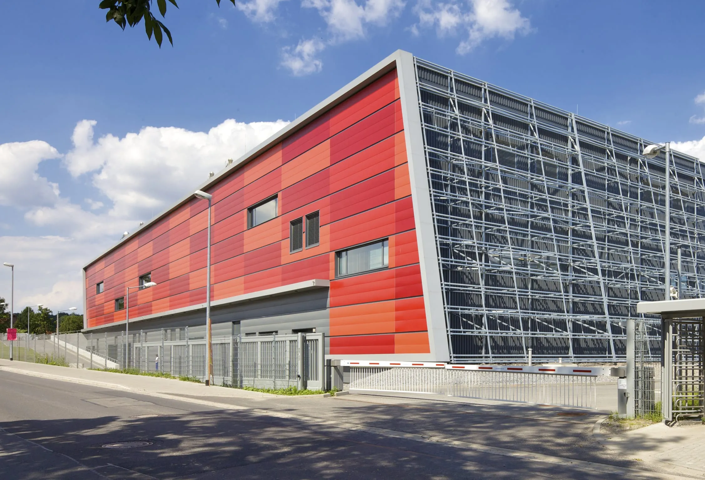 Schüco trennt sich von Dünnschichtproduktion