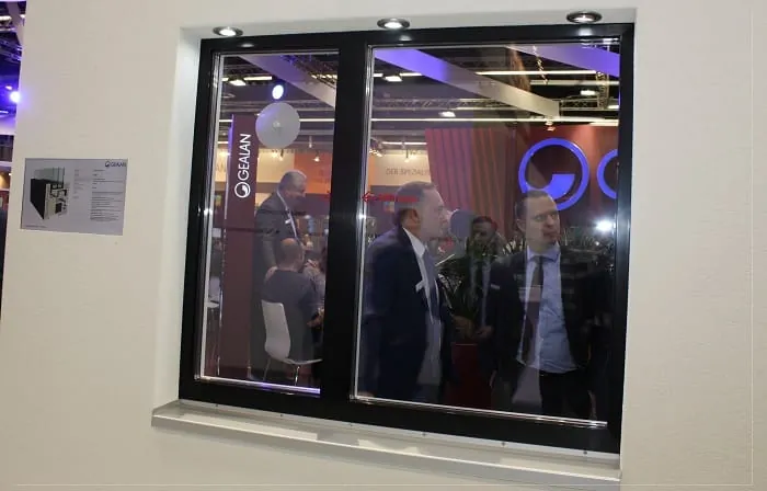 Technik, Technik, Technik – Messe lässt ihre Muskeln spielen