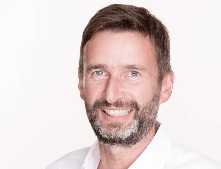 Daniel Gründler, Geschäftsführer Innovation & Produktentwicklung bei Maco in Salzburg