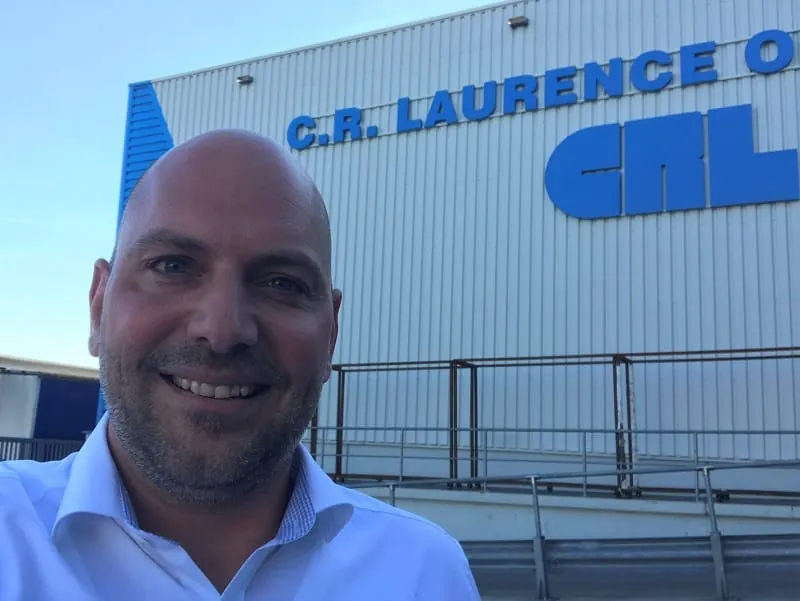 Hinzen führt C.R. Laurence of Europe