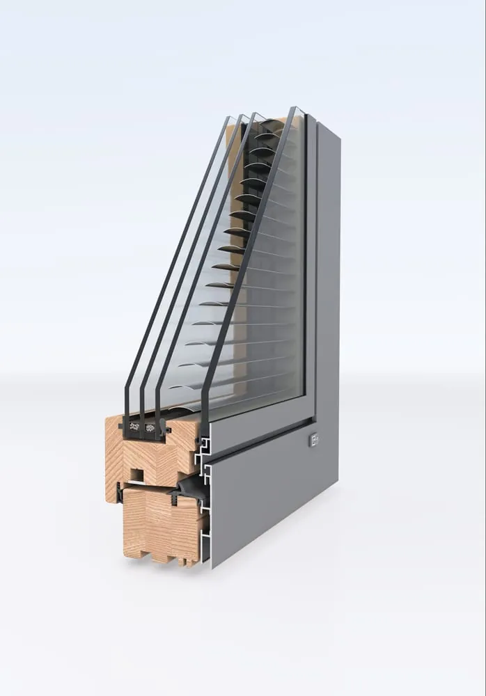 Unilux bietet integrierte Jalousien in Holz/Alu-Fenstern