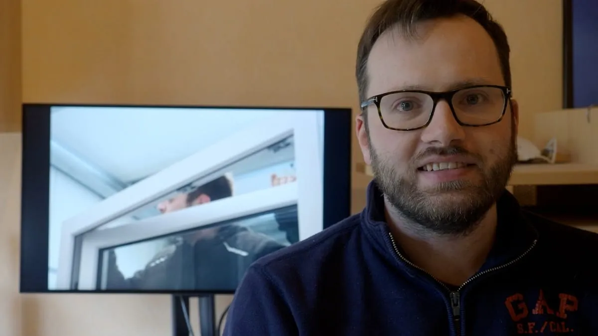 Heftvorschau 4/22 - Nullschwelle im Bestand nachrüsten, innovative Fassadenkonzepte, Ukraine-Krieg, steife VSG-Folien