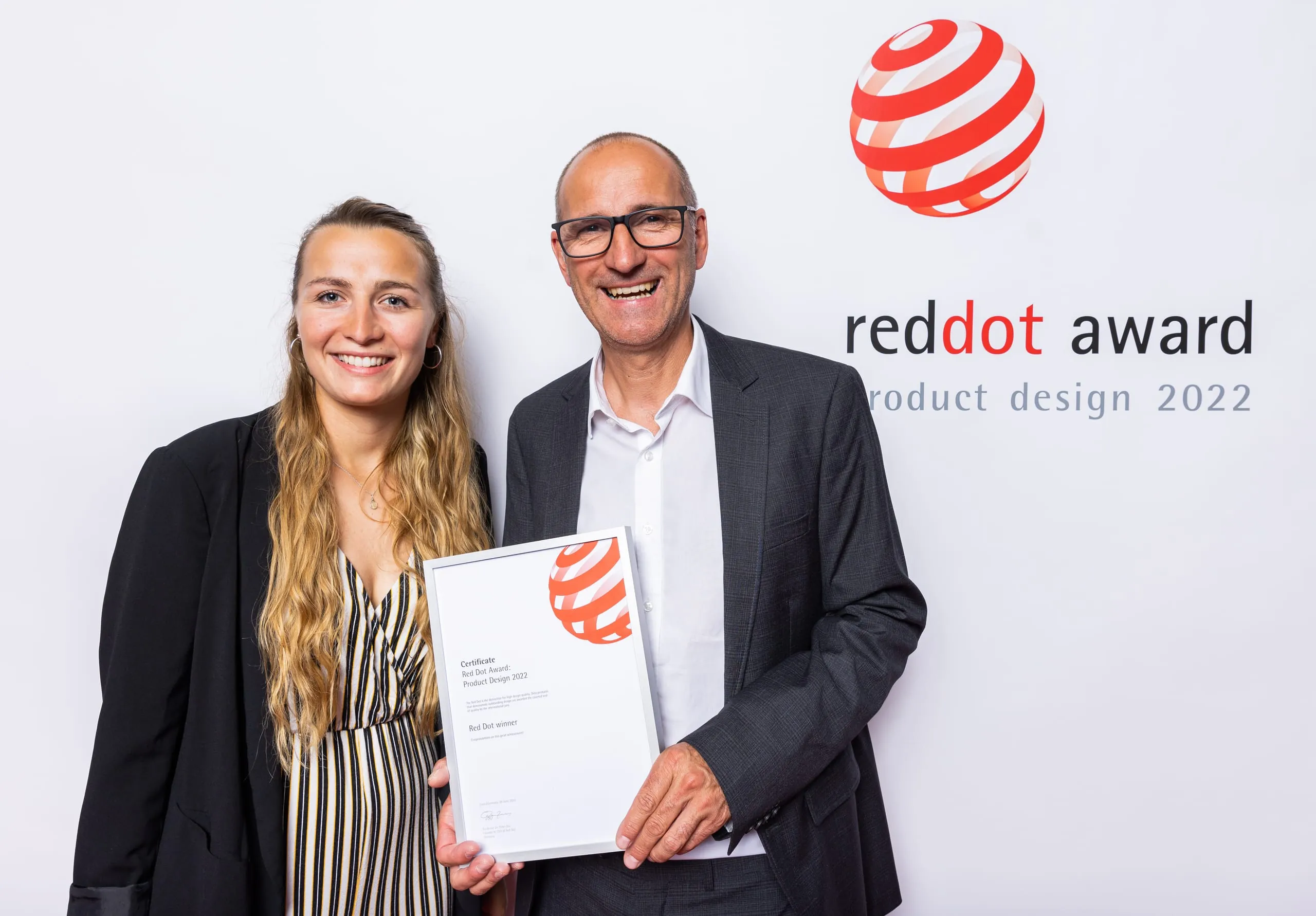 Geze gewinnt Red Dot Design und German Design Award