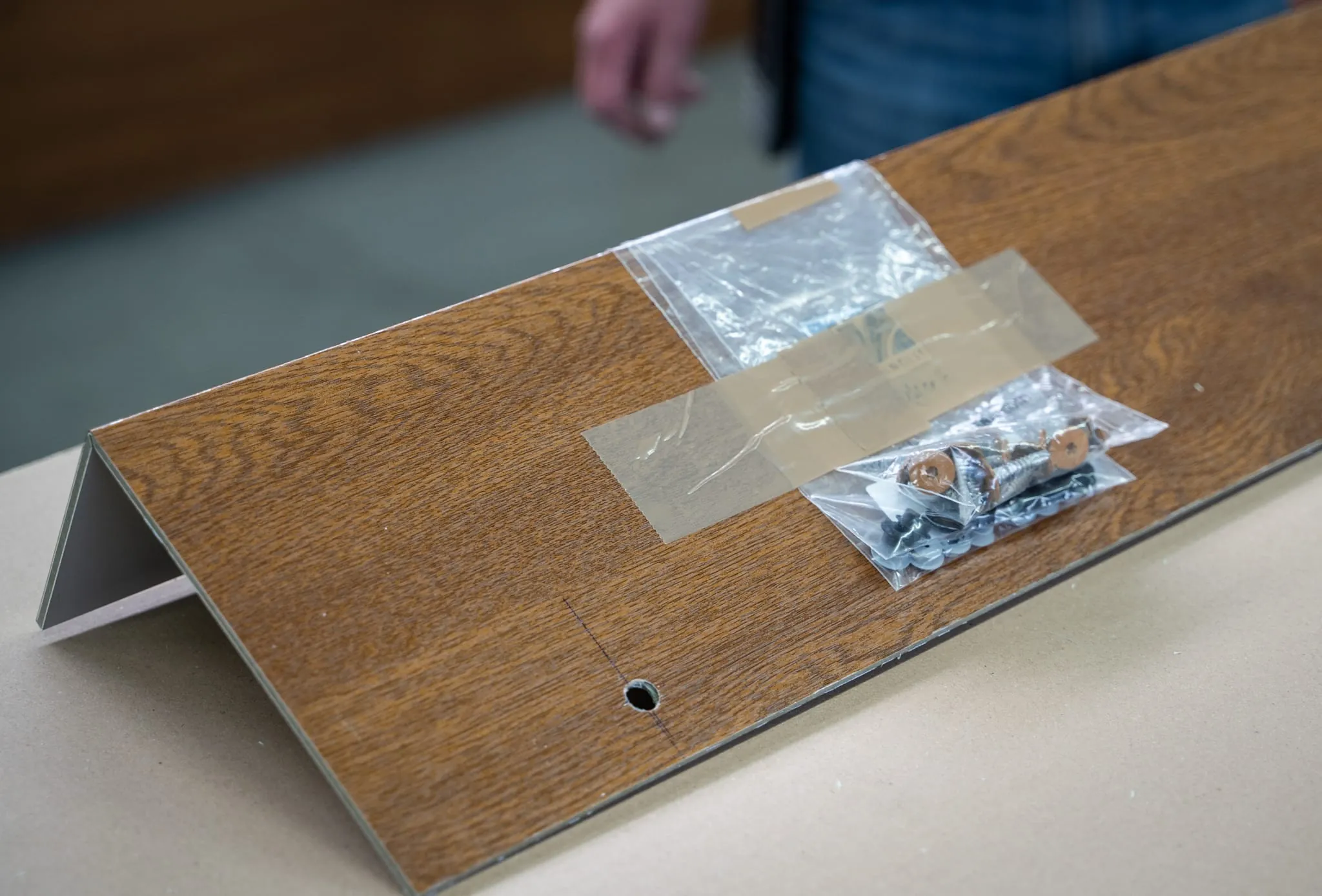 Nur ein Knick – und die Verkleidung sitzt