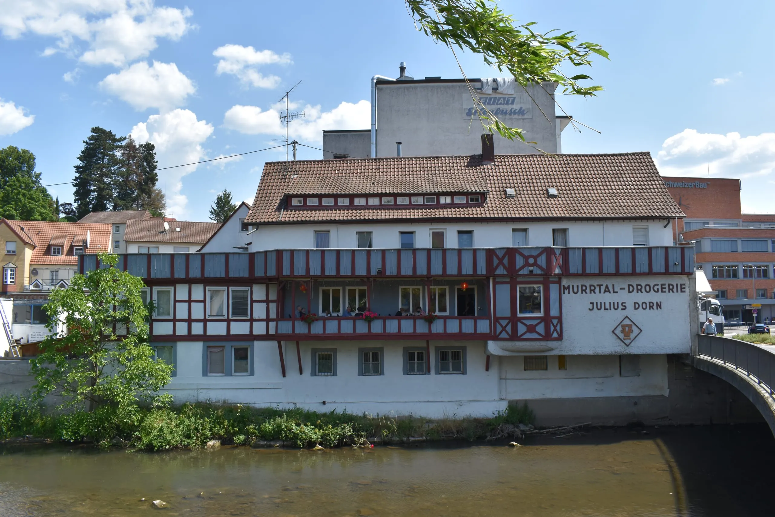 Wenn die Wand einstürzt, nützen auch die hochwasserdichten Fenster nichts mehr