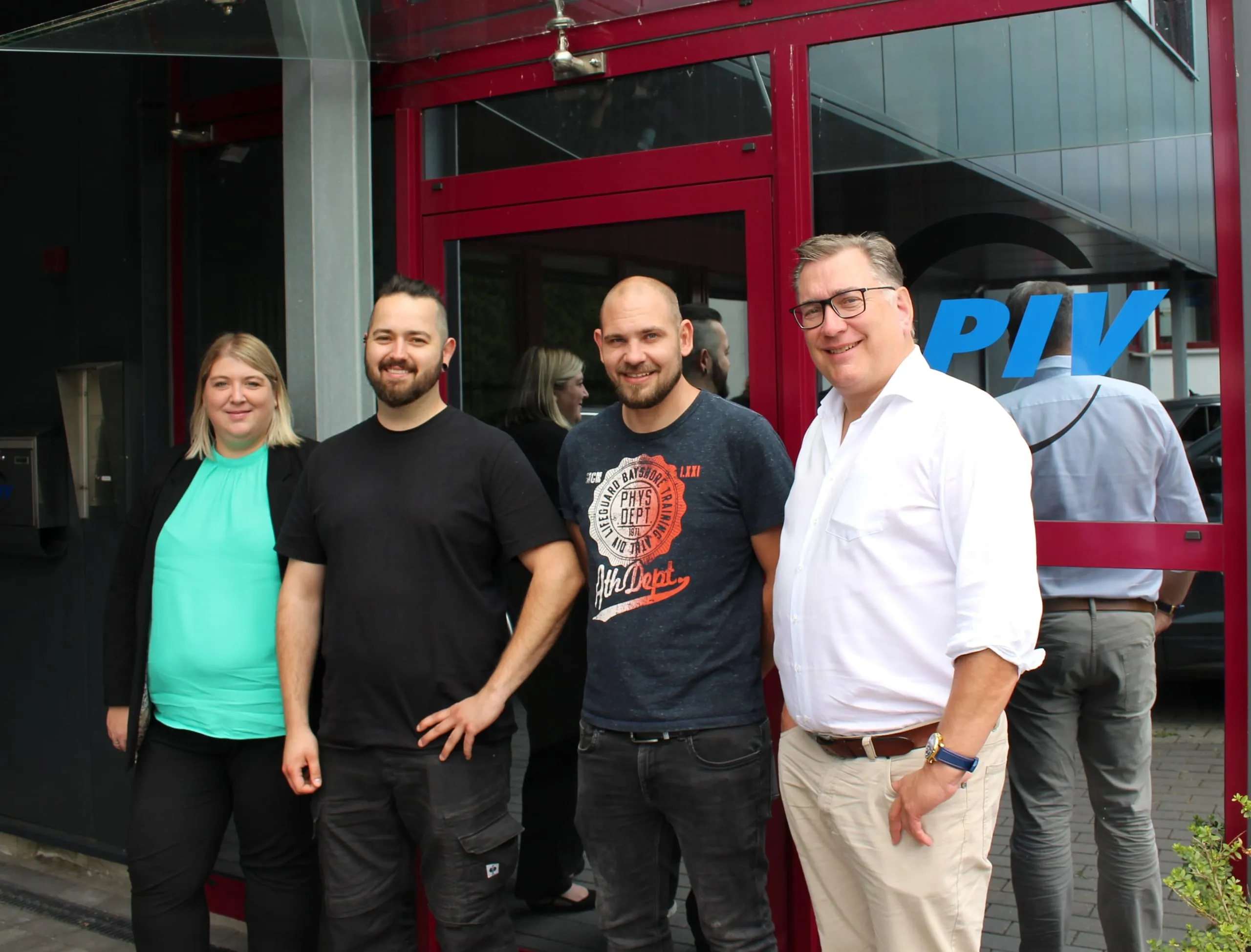 PIV begrüßt zwei neue Mitarbeiter