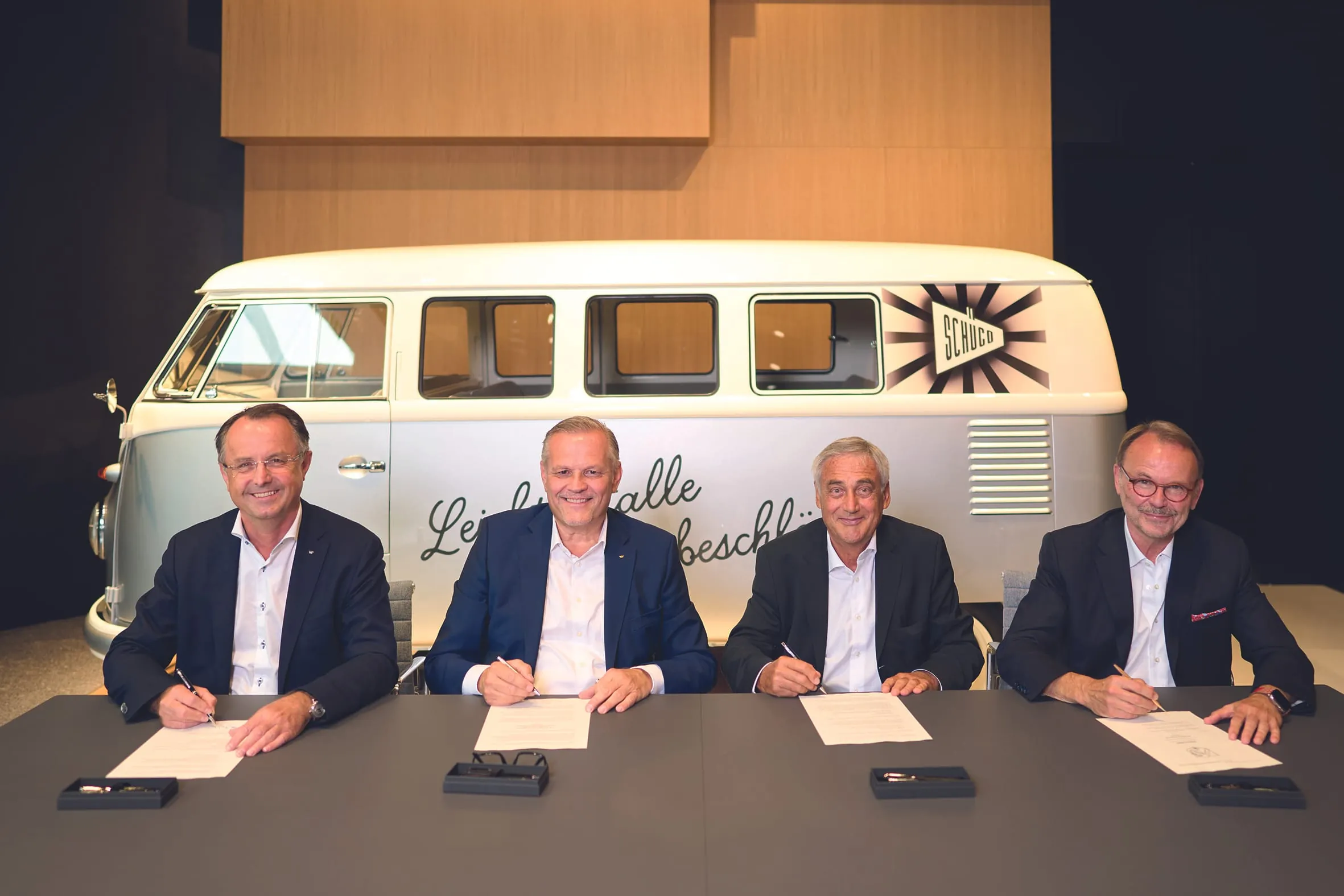 Schüco beteiligt sich strategisch an der AWB Aluminiumwerk Berlin