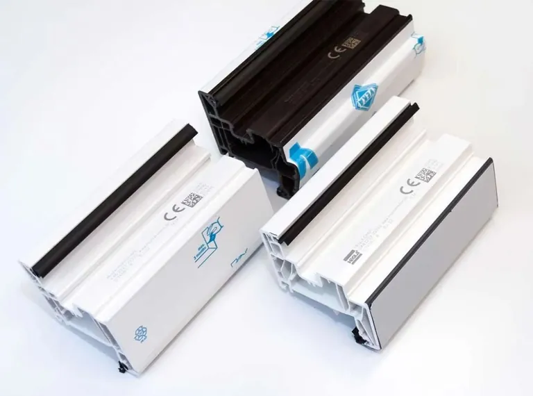 Die lasergest&uuml;tzte Markierungstechnologie von Hegla boraident erm&ouml;glicht eine Identifizierung und Nachverfolgung von Produkten aus Floatglas, geh&auml;rtetem Sicherheitsglas, VSG oder ISO-Einheiten.