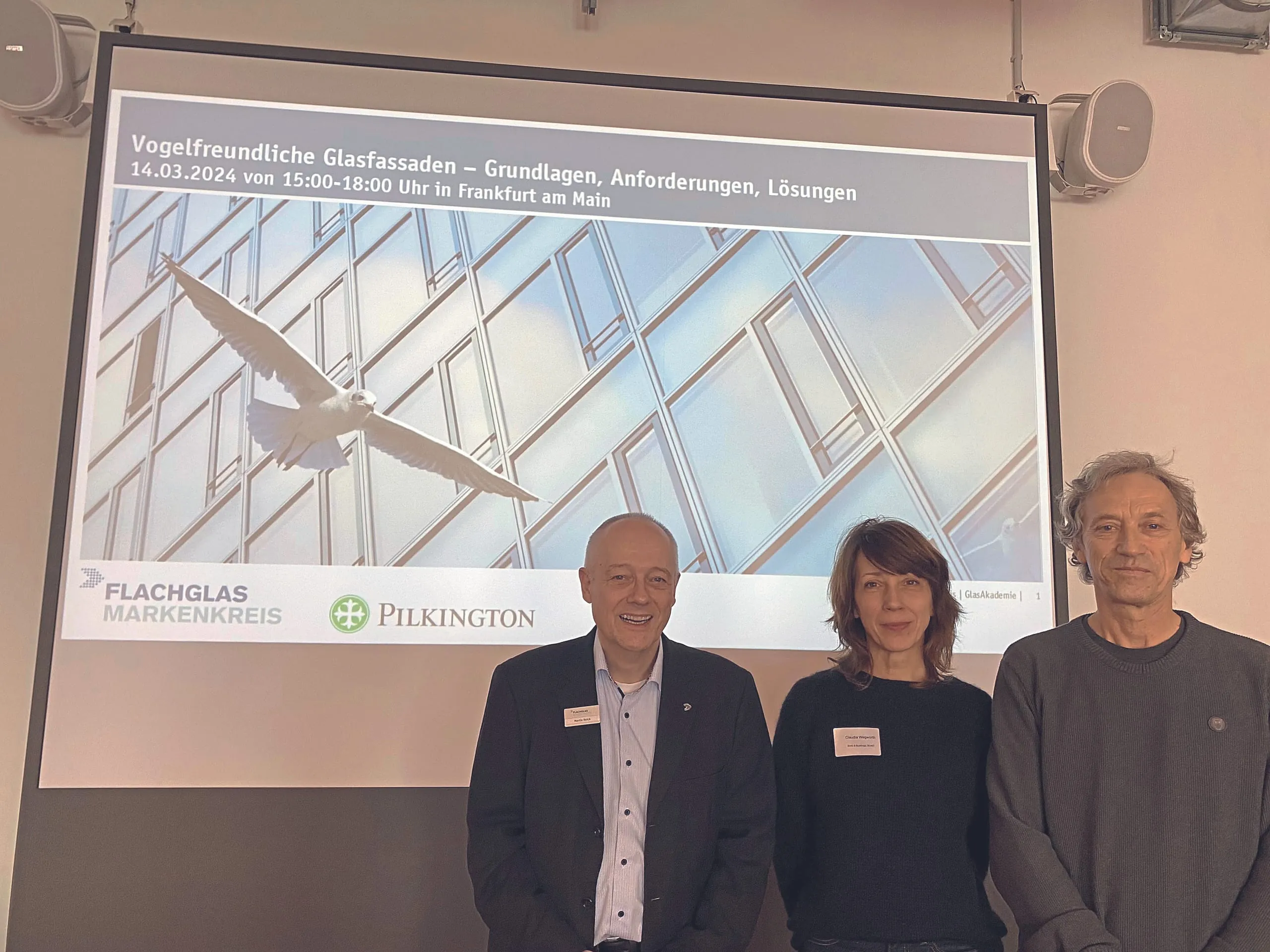 Die Referenten (v.li.): Martin Reick, Flachglas Markenkreis; Claudia Wegworth, Birds & Buildings/BUND Berlin; Martin R&ouml;ssler, Biologische Station Hohenau-Ringelsdorf, &Ouml;sterreich.