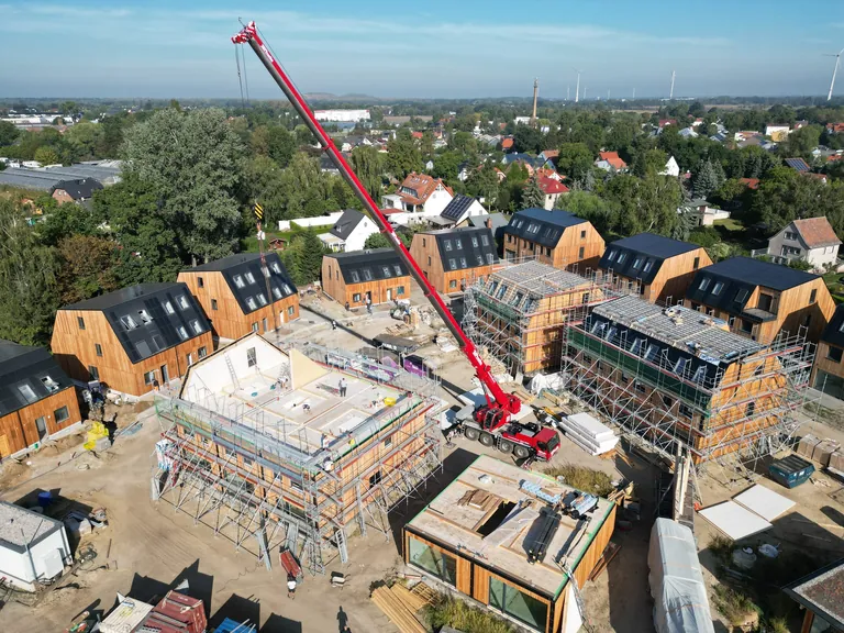 Die ersten Gebäude des neuen Wohnquartiers waren schon weitestgehend fertig, als ein Kunde das fehlende Lüftungskonzept bemerkte.