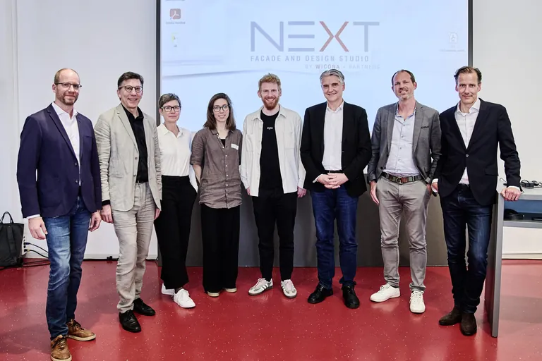 V.l.n.r.: Florian Scheible von Schöne Neue Welt Ingenieure, Prof. Dipl.-Ing. Jan Krause vom office for architectural thinking, Yvonne Kavermann und Sophie Marthe von Baunetz, Sven Könning von syte, Stefan Cadosch von keeValue, Dr. Steffen Braun vom Fraunhofer-Institut für Arbeitswirtschaft und Organisation IAO und Christopher Hammerschmidt von DJH Architekten.