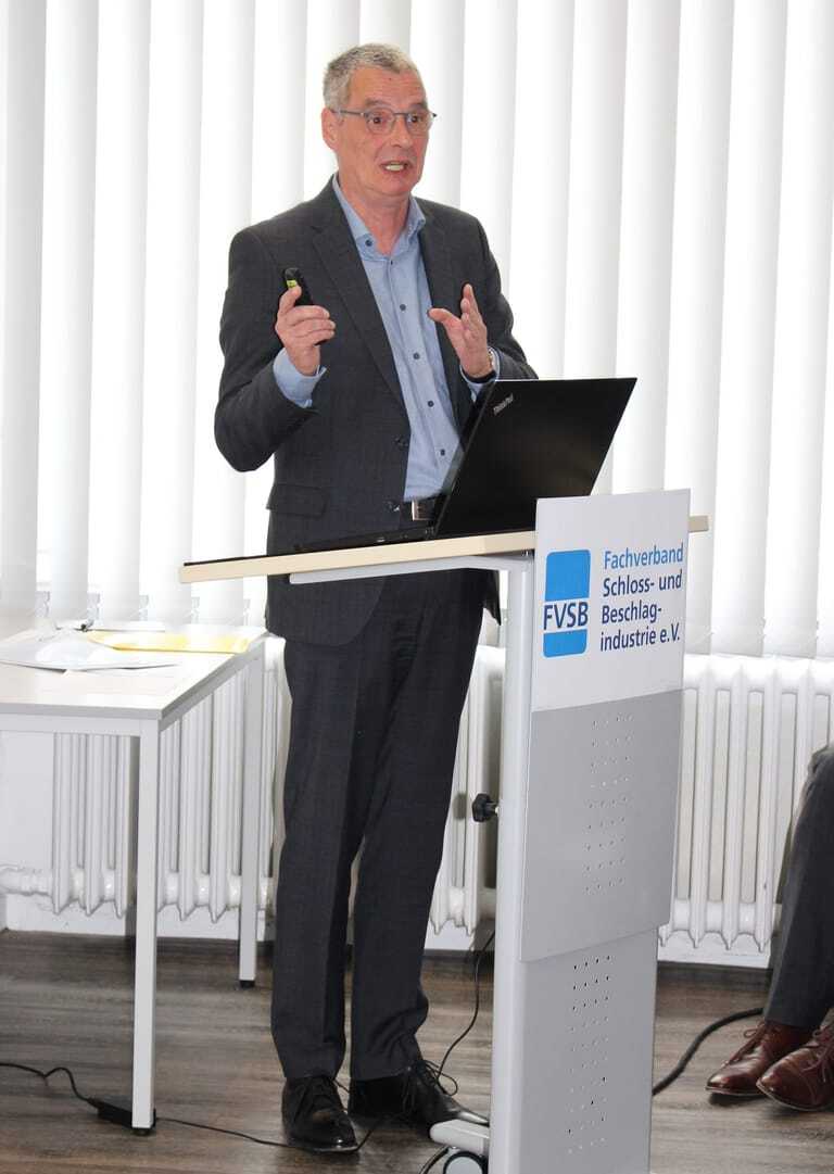 Andreas Schneider, Geschäftsführer von StahlmarktConsult in Leverkusen, referierte zum Thema CBAM (Carbon Border Adjustment Mechanism).