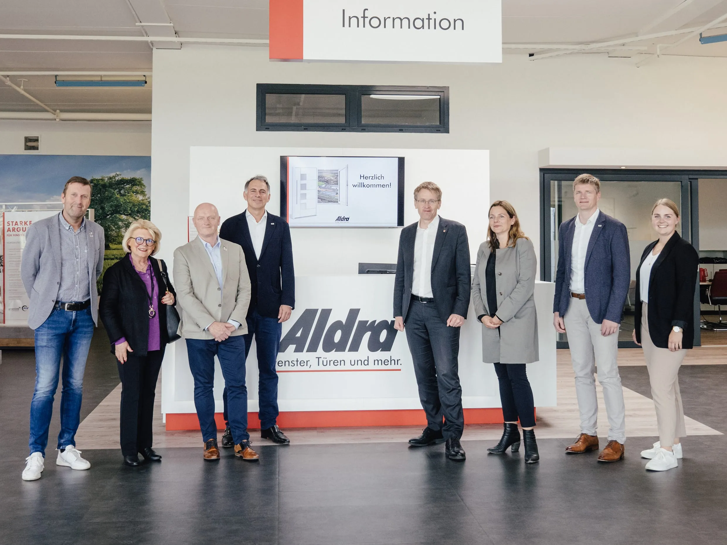 Schleswig-holsteinischer Ministerpräsident zu Besuch bei Aldra