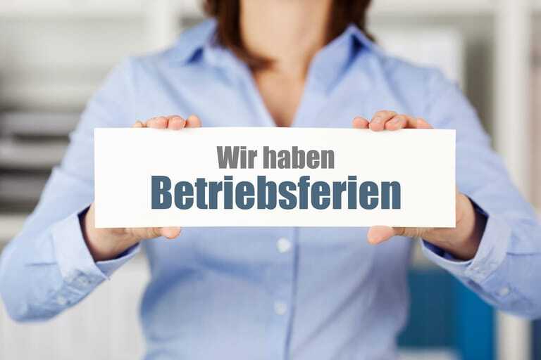 Abstimmung: 34 Prozent der Mitglieder von glaserhandwerk.org bevorzugen Betriebsferien, während 66 Prozent gegen eine Schließung der Werkstatt sind.