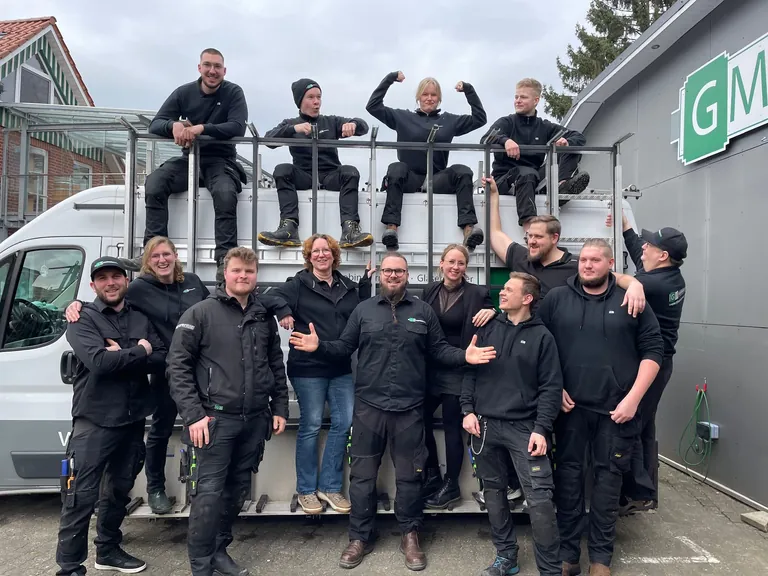 Jung und authentisch &ndash; das Team der Glaserei Manske. 