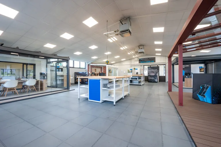 TS-Aluminium bietet 2025 Seminare zu Planung, Montage, WigaCad und Markenpositionierung in Gro&szlig;efehn an &ndash; unter anderem im eigenen Schulungszentrum. 