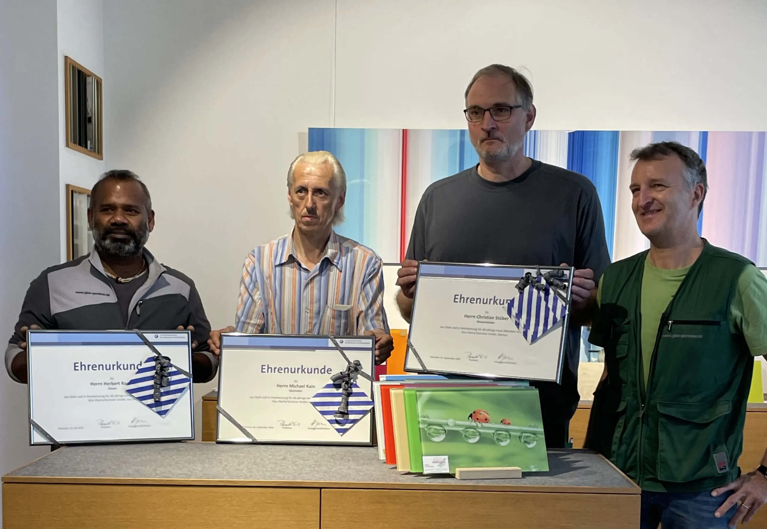 Dachauer Glaserei ehrt langjährige Mitarbeiter